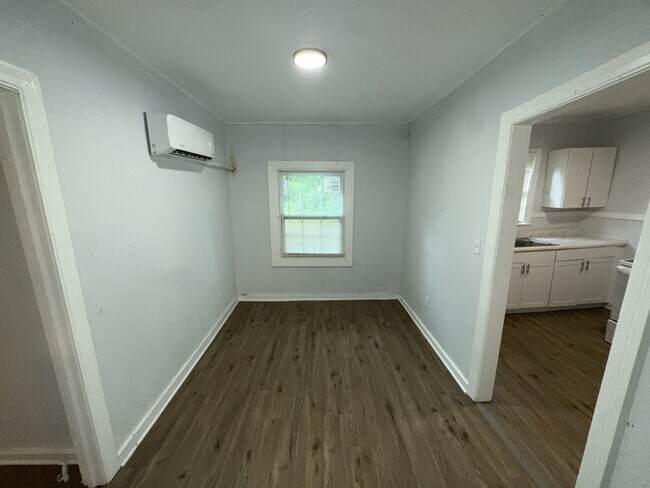 Photo - 1857 Westover St