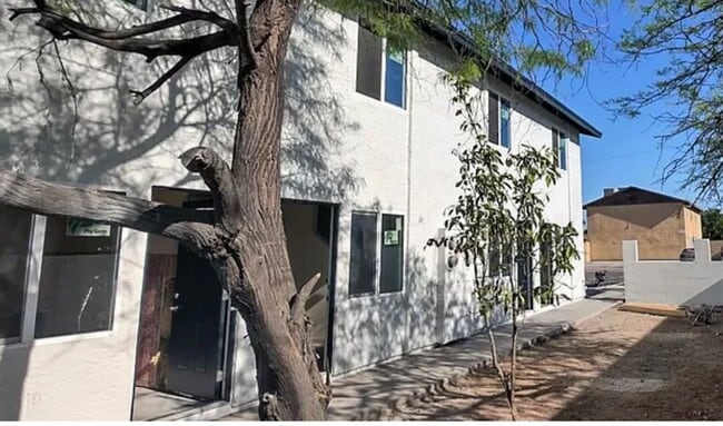 Building Photo - 12730 W Amy Dr