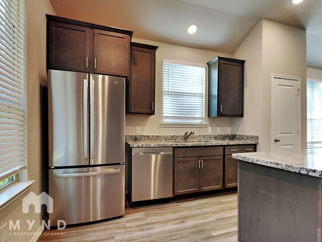 Photo - 1021 Columbia River Rd