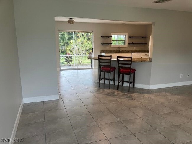 Photo - 893 E Valley Dr