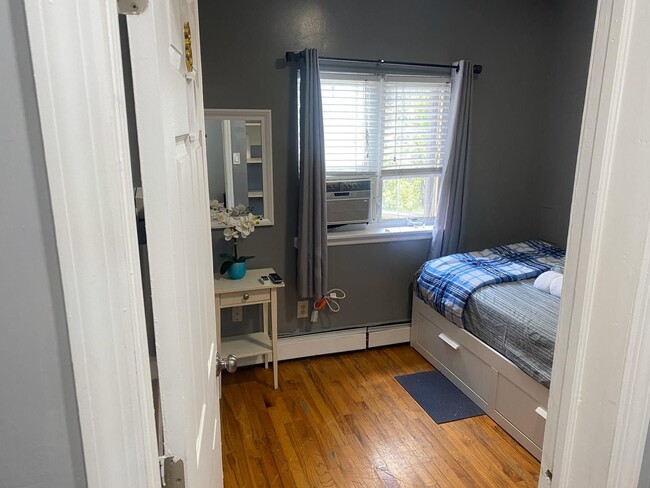 Photo - 315 E Mt Eden Ave Unit Apt 3