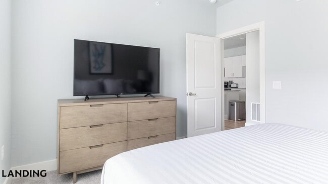 Photo - 1619 N Frazier St Unit 410