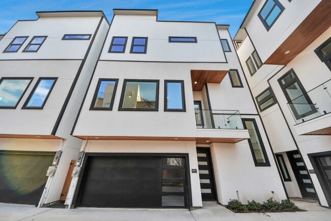 Photo - 3407 Hutchins St