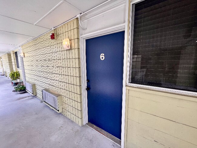 Photo - 1301 S Howard Ave Unit A6