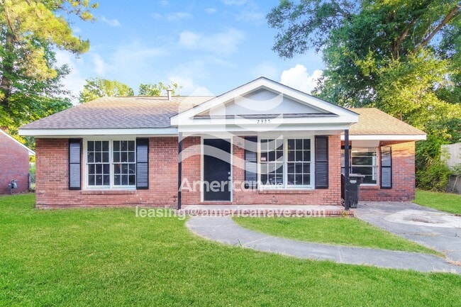 Building Photo - 2325 Watkins Dr