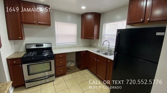 Photo - 1649 Jamaica St