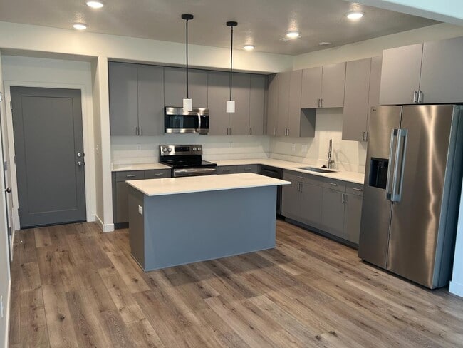 Photo - 636 E 12225 S