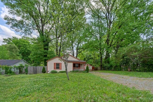 Building Photo - 3066 Redbud Rd