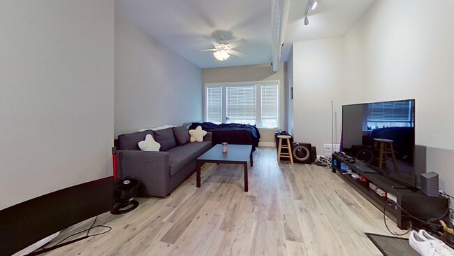 Top Floor East Lakeview Studio - Top Floor East Lakeview Studio Apartment Unit 3164 3N