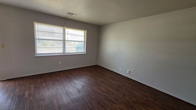 Photo - Edmond Rental