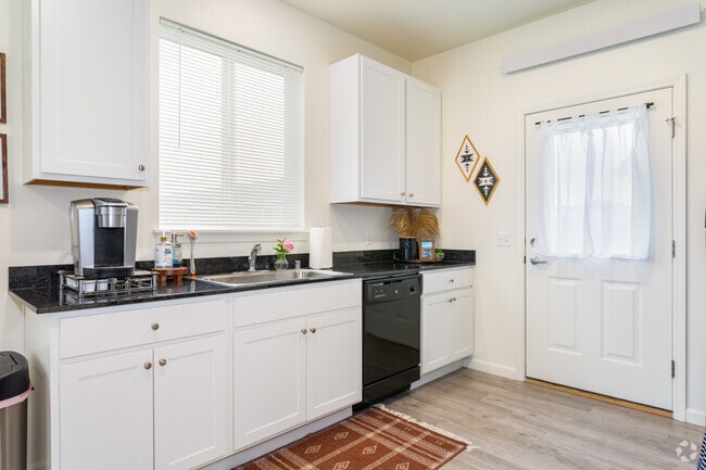 1BR, 1BA - 662SF