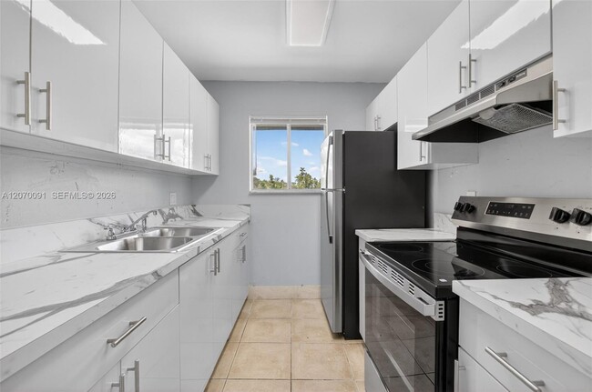 Photo - 2201 Catherine Dr Unit 3
