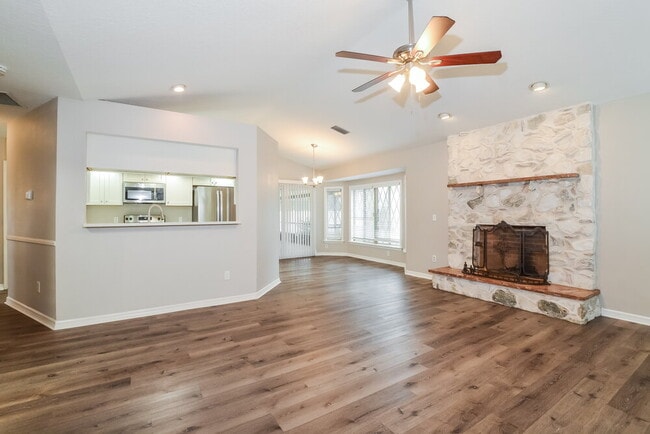 Photo - 20507 Maxim Pkwy