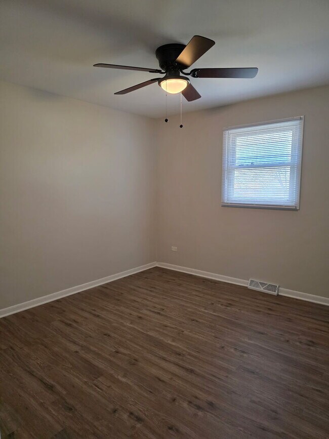 Photo - 668 Anita Ave