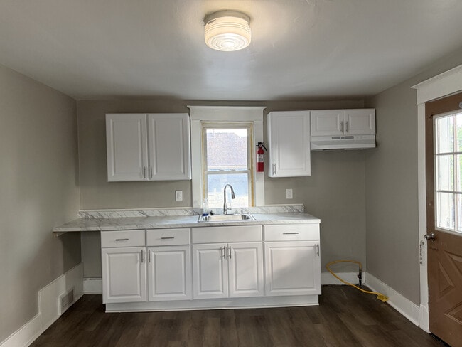 Building Photo - Rochester Triplex (328 New York Ave) Unit Top Rear