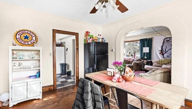 Photo - 1325 N 19th Ave E