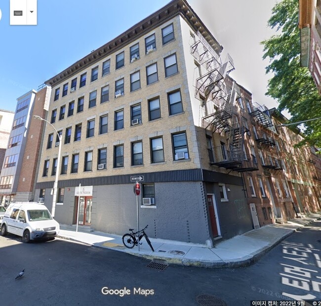 Building Photo - 5 N Margin St Unit 7-2