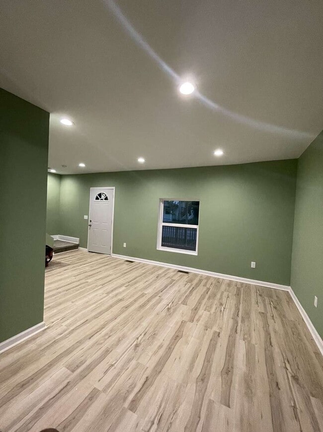 Photo - 752 Diamond Ave