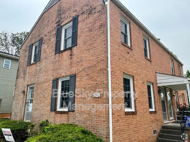 Building Photo - 2512 Plateau Rd Unit A Rental