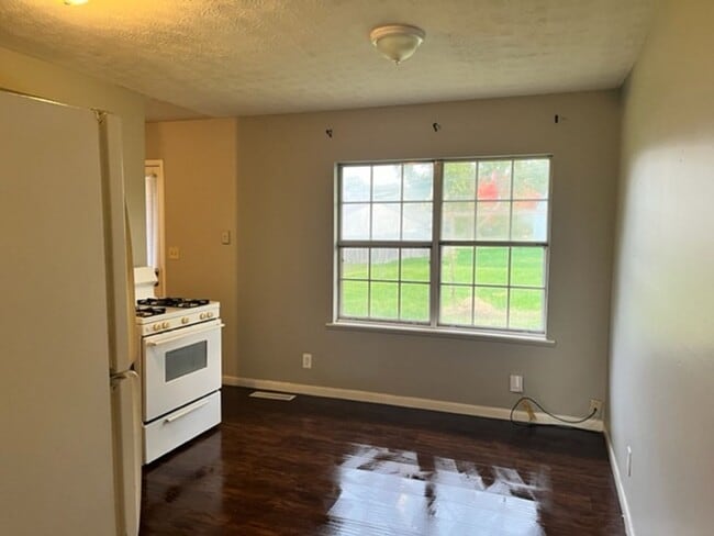 Photo - 3 bed 1 bath Single Family home
