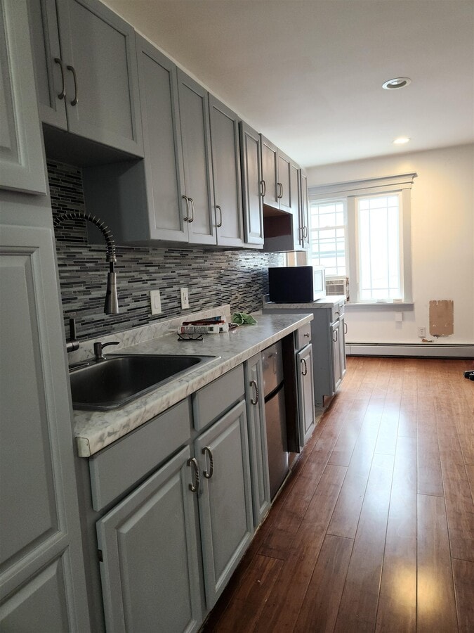Photo - 39 Terhune Ave