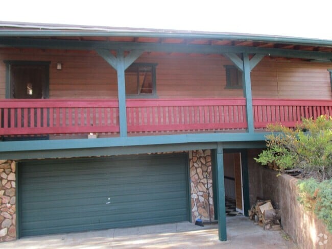 Building Photo - Amazing 3 bed / 2.5 bath - Near Payson Gol... Rental
