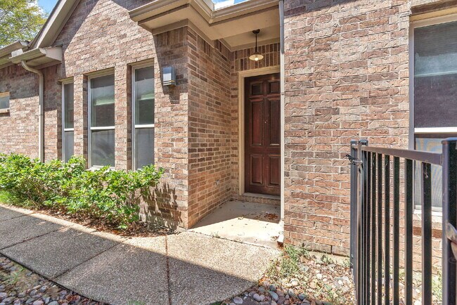9129 Cottonwood Village Dr