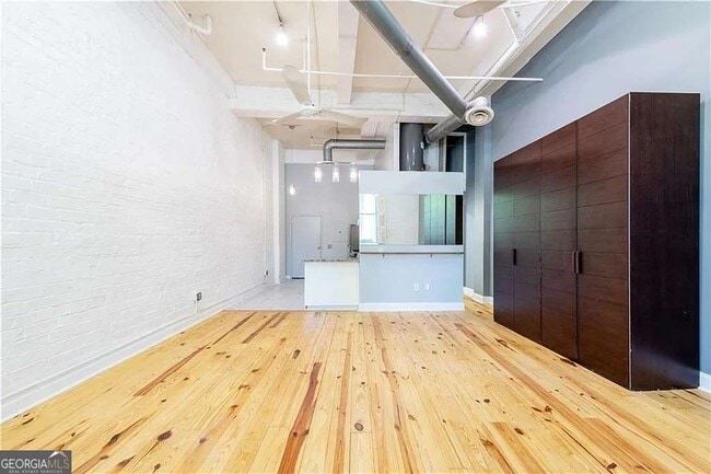 Building Photo - 210 Walker St SW Unit 1