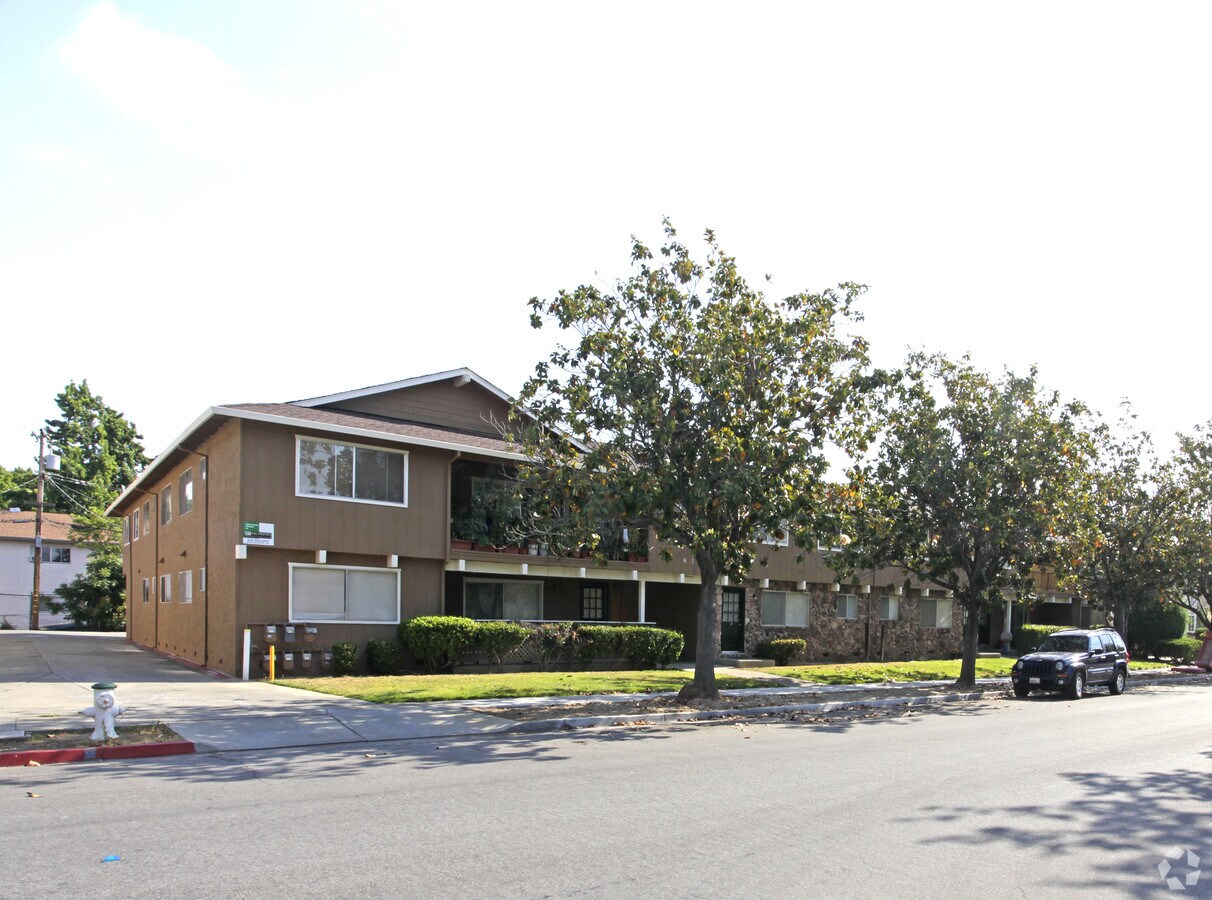Photo - 659 Kirkland Dr Apartments