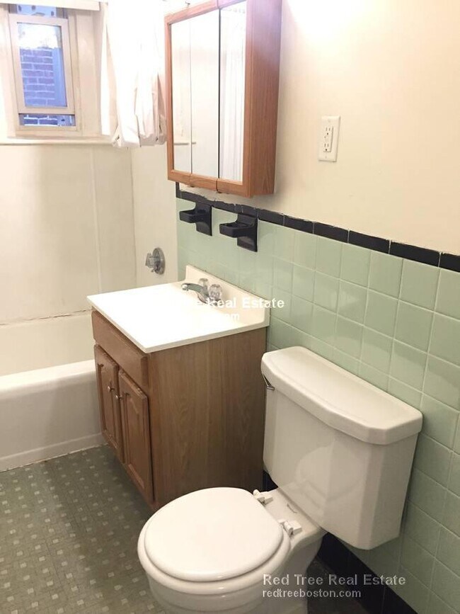 Photo - 1595 Beacon St Unidad 2