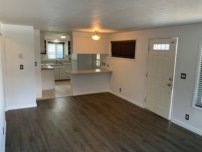 Photo - 2 Bedroom Off Coburg Rd.