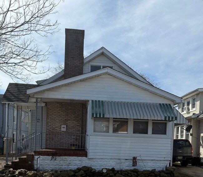 Building Photo - Newly Renovated 3 Bedroom, 1 Bath! Ready for Move-In!!!!