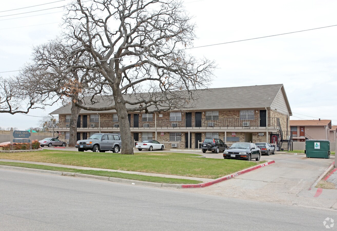 Four Oaks Apts - Four Oaks Apts
