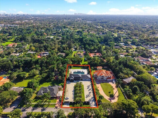 Photo - 280 NE 156th St