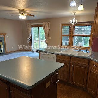 Photo - 948 Oakview Dr