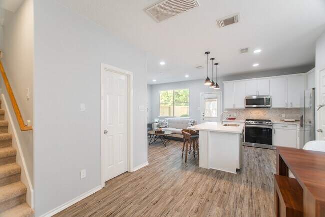 Photo - 262 Liriope Ct