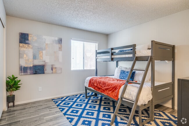 2BR, 2BA - 844SF