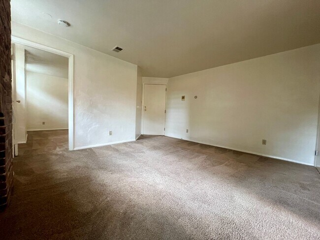 Photo - Charming One Bedroom in Oakland! Ample Nat... Unit 7