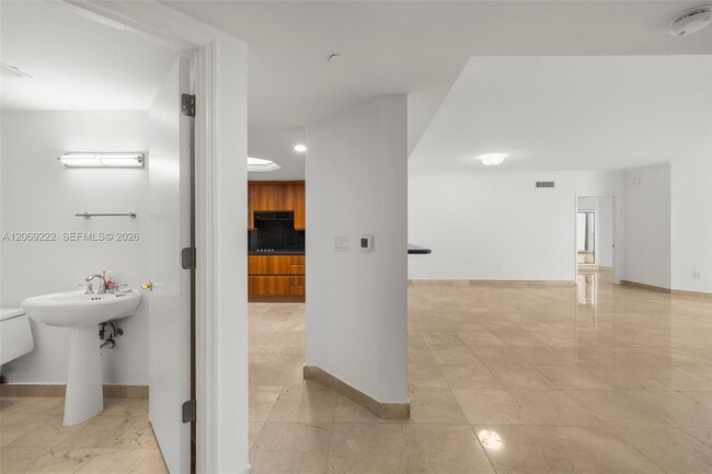 9559 Collins Ave Unit S9-D