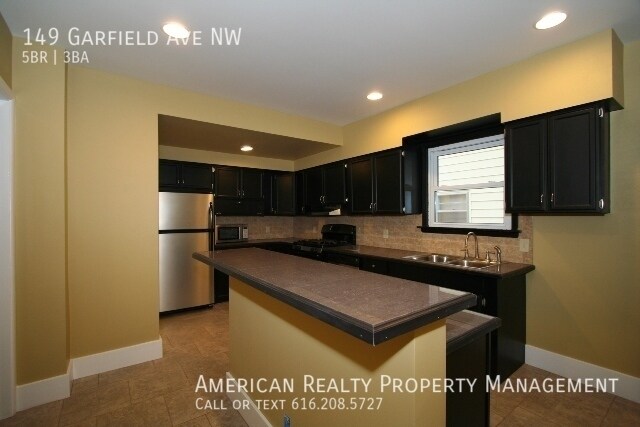 Photo - 149 Garfield Ave NW