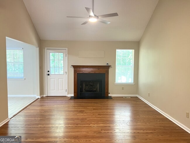 Photo - 217 Briarpatch Ct