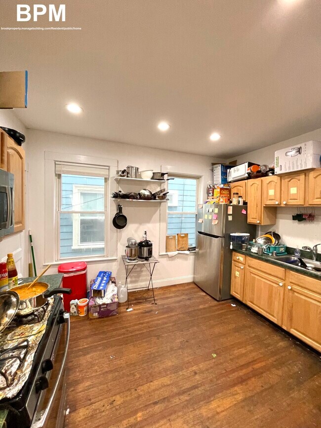 Building Photo - 25 Forest Hills St Rental
