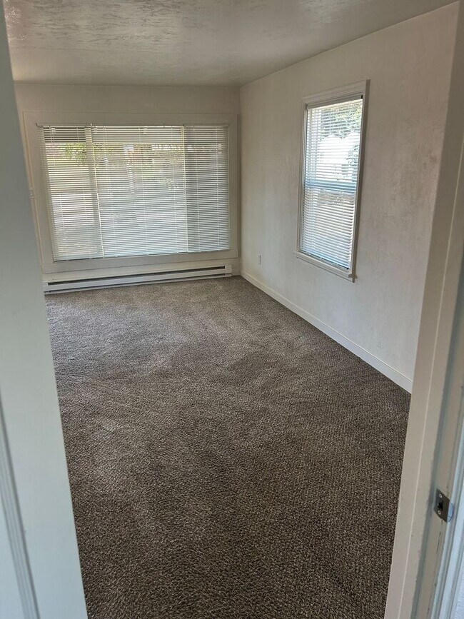 Photo - 207-209-211 N 24th ST Unit 211 N 24th