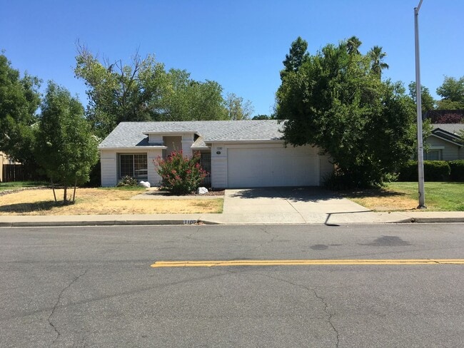 Building Photo - South-West Redding Home