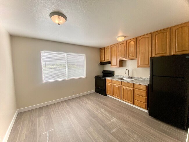 Photo - 33935 13th St Unit Apt 1