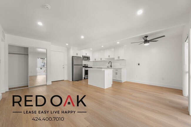 Photo - 17830 Sherman Way Unidad 237