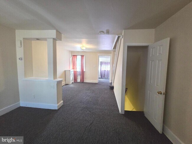 Photo - 441 Croyden Rd
