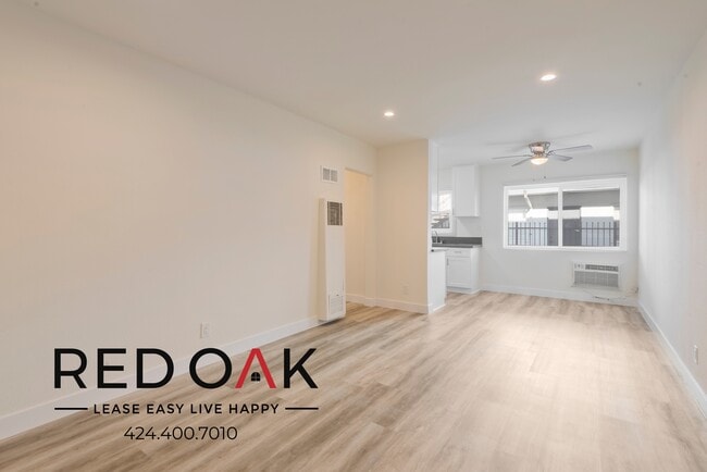 Photo - 14766 Delano St Unidad 7