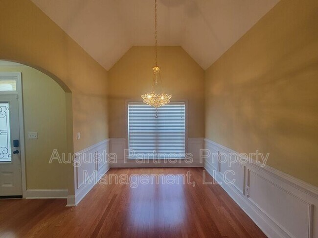 Photo - 1010 Barrett Dr
