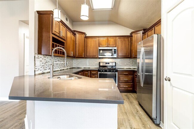 Photo - 1003 Hyridge St